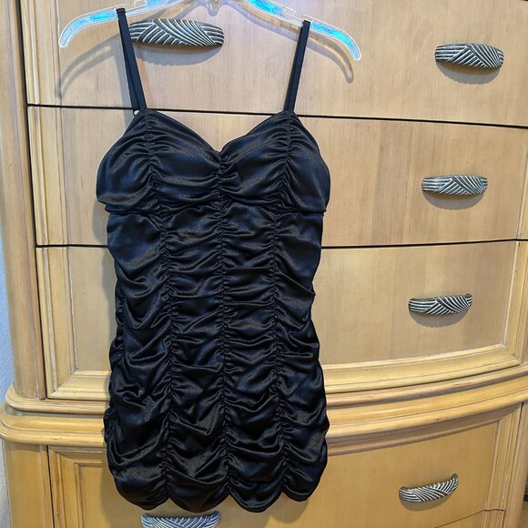 Pinup Couture Vintage Styled Ruched Black Bathing Suit - XL - Picture 4 of 9